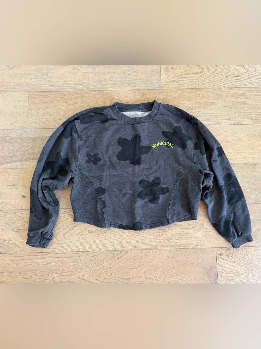 Municipal Black Grey Floral Print Cropped Long Sleeve Sweatshirt Size S